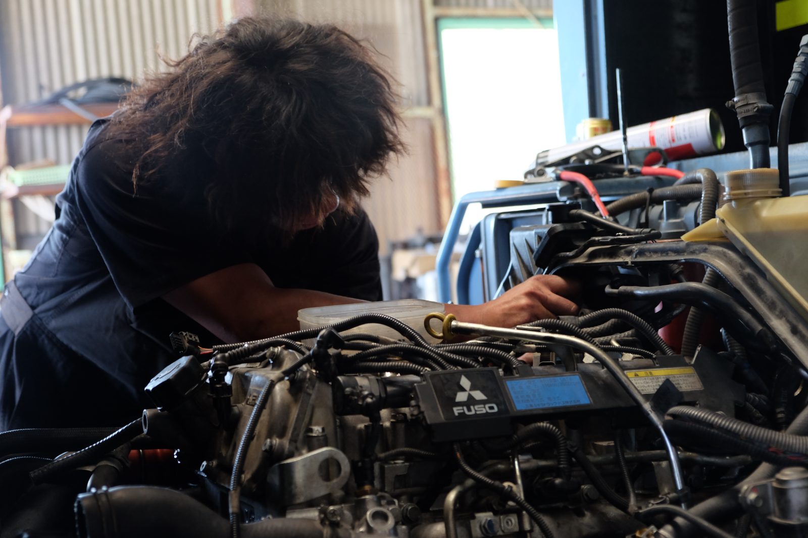 淡路自動車の整備工場